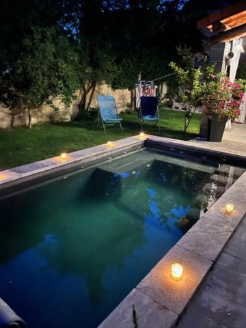 Hébergement de vacances Mas De Avec Piscine Dans Son Cocon De Verdure - Esprit Industriel